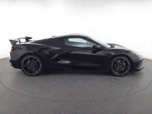 Used 2022 Chevrolet Corvette Stingray Premium Cpe w/ Z51 Performance Package RWD image 8