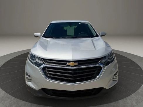Used 2018 Chevrolet Equinox LT FWD image 2