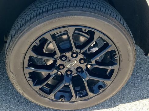 Used 2025 Chevrolet Tahoe High Country AWD/4WD image 8