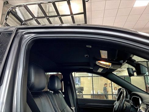 Used 2020 Jeep Grand Cherokee Altitude AWD/4WD image 21