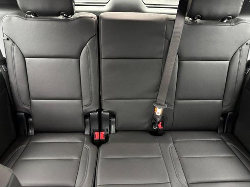 Used 2024 Chevrolet Tahoe Z71 w/ Luxury Package image 14