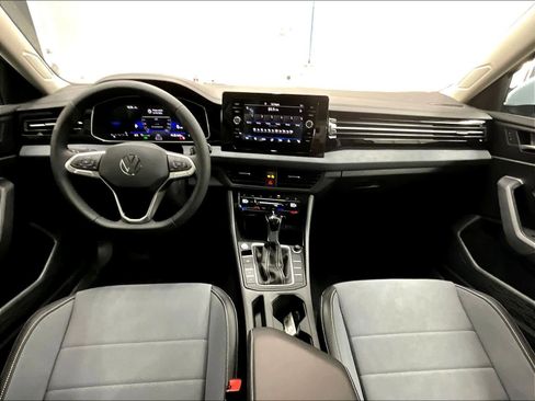 New 2026 Volkswagen Jetta SE image 7