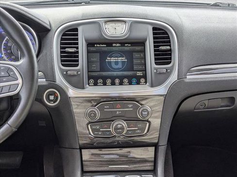 Used 2017 Chrysler 300 Limited image 14