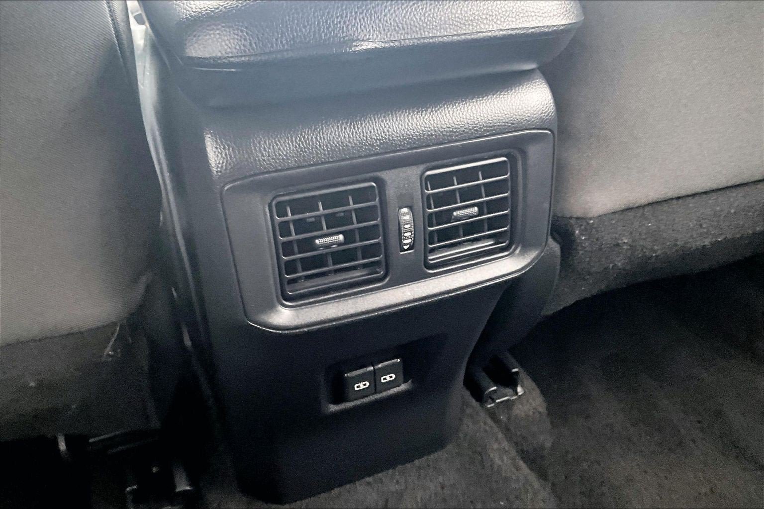 Used 2024 Toyota RAV4 XLE FWD image 32