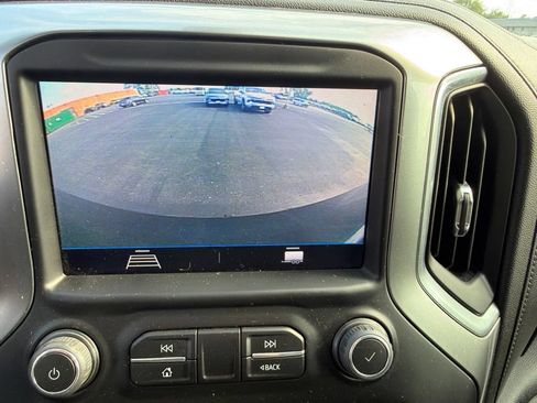 Used 2022 Chevrolet Silverado 1500 LT AWD/4WD image 12
