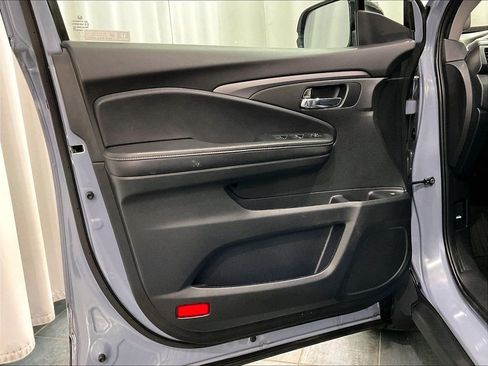 Used 2023 Honda Ridgeline Sport image 9