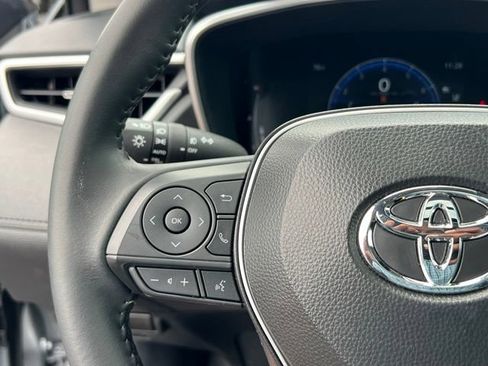 Used 2025 Toyota Corolla Cross XLE w/ Convenience Package AWD/4WD image 19