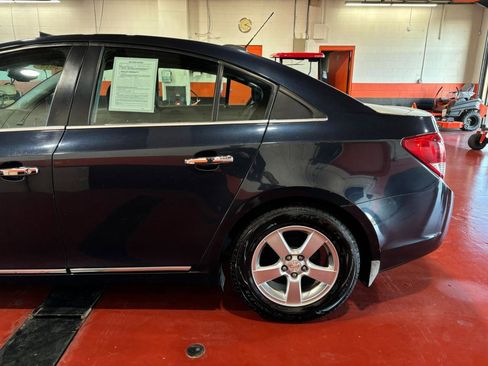 Used 2015 Chevrolet Cruze LT w/ Sun And Sound Package image 10