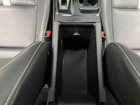 Used 2025 Toyota Camry SE image 34