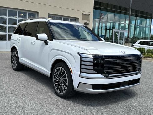New 2026 Hyundai Palisade Calligraphy FWD image 2