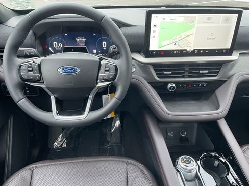 New 2026 Ford Explorer Platinum w/ LUX Leather Package image 3