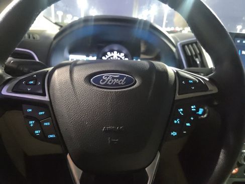 Used 2024 Ford Edge Titanium image 13