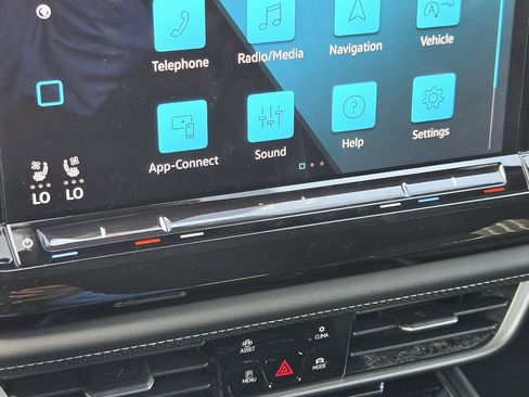 Used 2026 Volkswagen Atlas Cross Sport SE FWD image 19