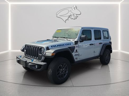Used 2023 Jeep Wrangler Unlimited Rubicon 4xe w/ Steel Bumper Group AWD/4WD image 4