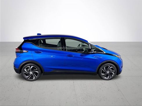 Used 2023 Chevrolet Bolt LT w/ Infotainment Package image 5
