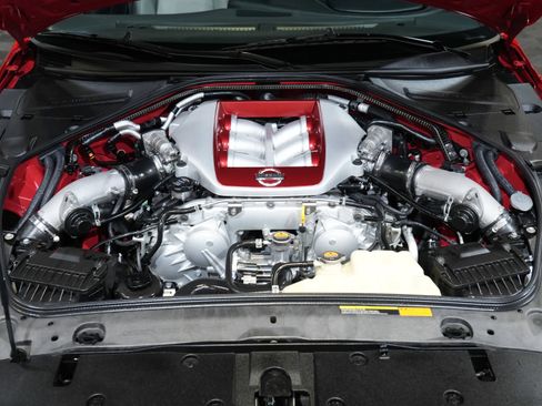 Used 2012 Nissan GT-R Premium image 44