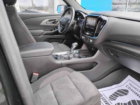 Used 2023 Chevrolet Traverse LT image 12