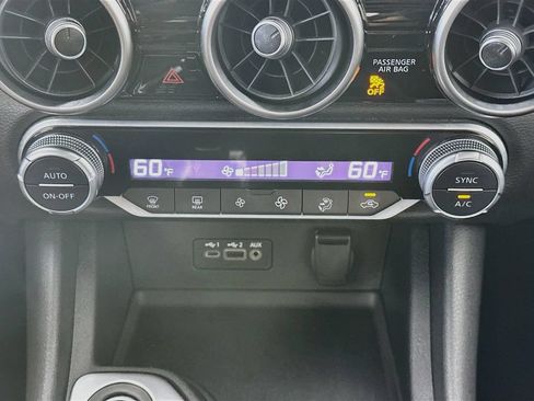 Used 2020 Nissan Sentra SV FWD image 18
