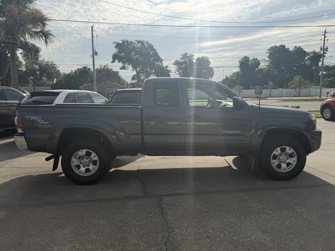 Used 2010 Toyota Tacoma PreRunner RWD image 9