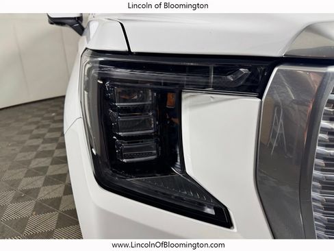 Used 2024 GMC Yukon Denali AWD/4WD image 13