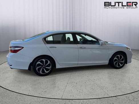 Used 2017 Honda Accord EX-L image 7