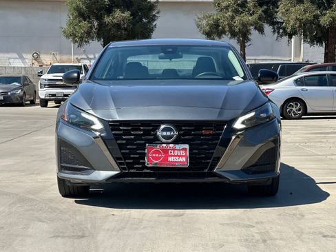 Used 2023 Nissan Altima 2.5 SR FWD image 11