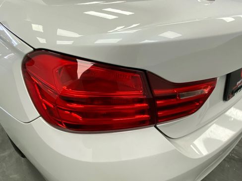Used 2016 BMW M4 Convertible RWD image 21