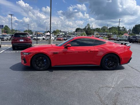 Used 2024 Ford Mustang GT Premium RWD image 3