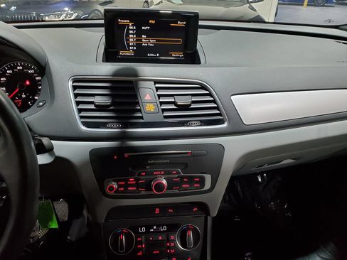 Used 2018 Audi Q3 2.0T Premium FWD image 25