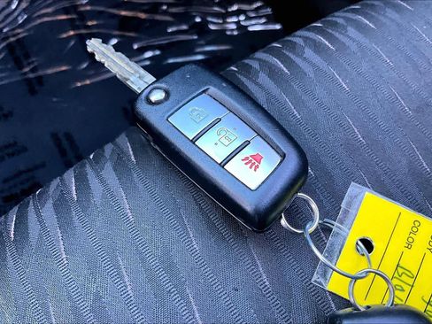 Used 2017 Nissan Rogue S image 12