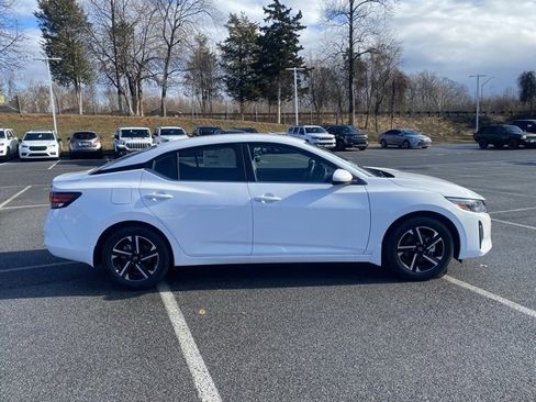 New 2025 Nissan Sentra SV image 9