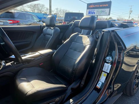 Used 2017 Ford Mustang GT Premium w/ Equipment Group 401A image 21