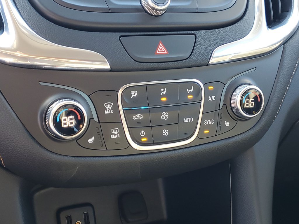 Used 2018 Chevrolet Equinox Premier FWD image 16