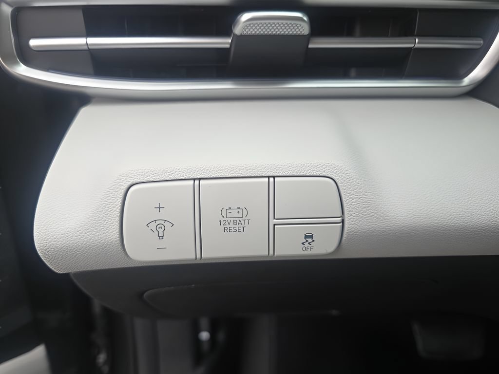 Used 2026 Hyundai Elantra Limited FWD image 20