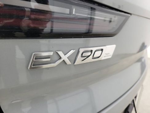 New 2025 Volvo EX90 Ultra image 8