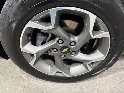 Used 2025 Chevrolet Trax LT w/ LT Convenience Package FWD image 33