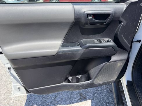 Used 2020 Toyota Tacoma SR RWD image 15
