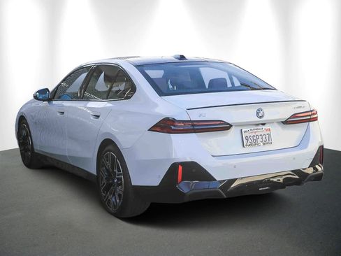 Used 2025 BMW i5 eDrive40i w/ M Sport Package image 4