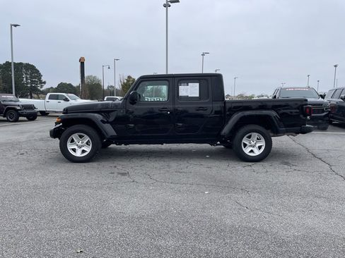 Used 2023 Jeep Gladiator Sport image 4