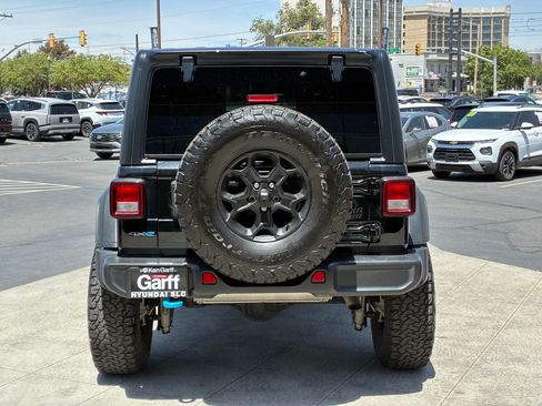 Used 2023 Jeep Wrangler Unlimited w/ Cold Weather Group AWD/4WD image 5