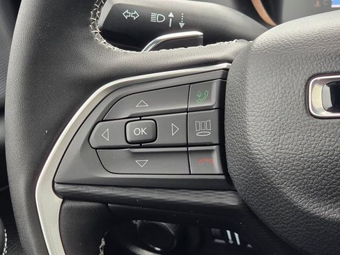 New 2025 Jeep Grand Cherokee Altitude image 20