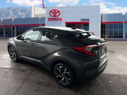 Used 2022 Toyota C-HR XLE FWD image 5