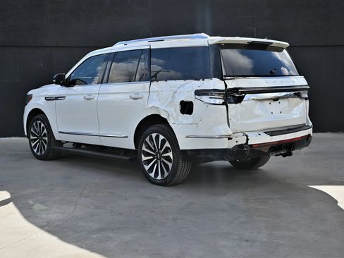 Used 2023 Lincoln Navigator Reserve RWD image 5