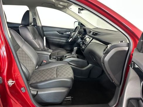 Used 2022 Nissan Rogue Sport SV w/ Technology Package image 28