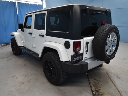 Used 2015 Jeep Wrangler Unlimited Sahara AWD/4WD image 32