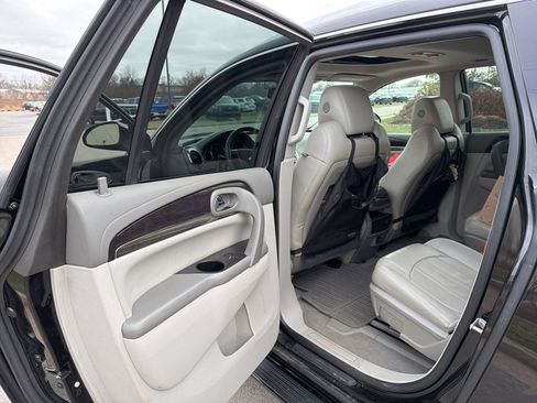 Used 2017 Buick Enclave Premium w/ Experience Buick Package image 9