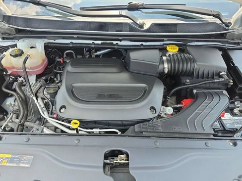 Used 2023 Chrysler Voyager LX FWD image 50