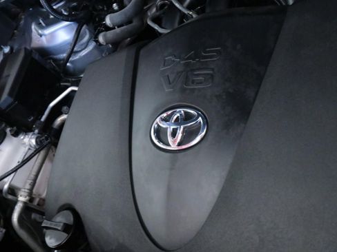 Used 2022 Toyota Highlander Limited image 8