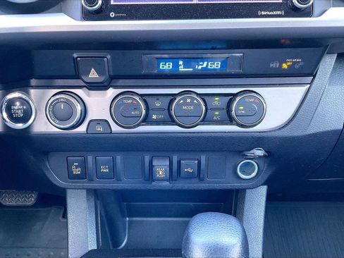 Used 2023 Toyota Tacoma SR5 w/ Technology Package AWD/4WD image 17