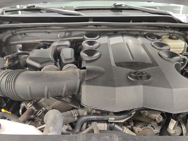 Used 2018 Toyota 4Runner Limited AWD/4WD image 37